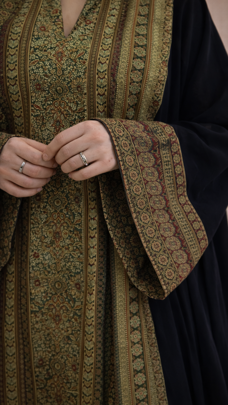 A117 – Mubarakiya Layered Bisht & Daraa Set