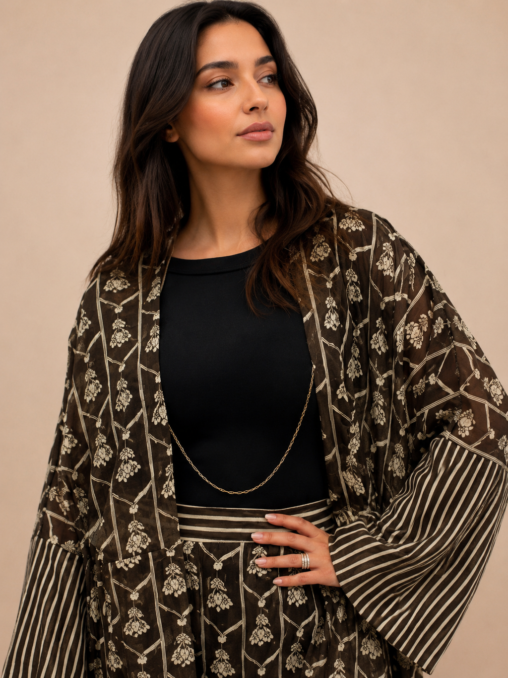 A173 – Hala Bisht & Pants 2-Piece Set