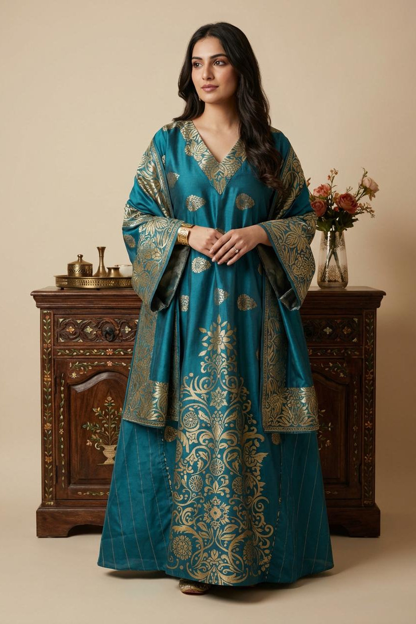 A97 – Layali Emerald Daraa 2-Piece Set – A97 – ياقوت زمرد طقم درّاعة قطعتين – Khaleeji daraa درّاعة خليجية فاخرة styled لوك