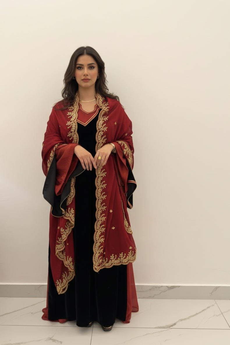 B21 – طقم مخمل عنّابي غامق من ثلاث قطع